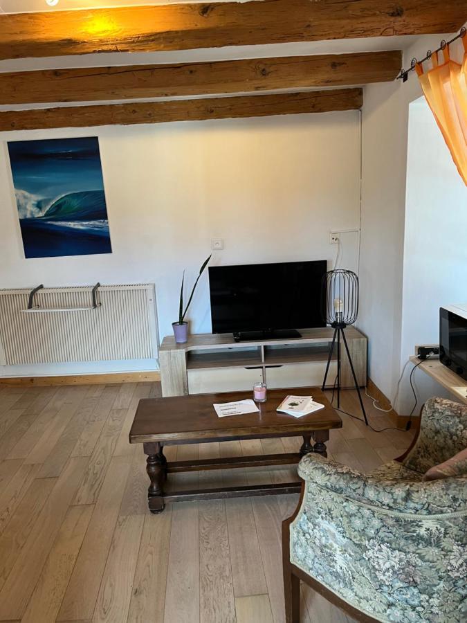 Chambre Papillon Avec Acces Terasse Ла-Нёввиль Экстерьер фото